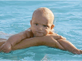Babyzwemmen: wanneer mag het?